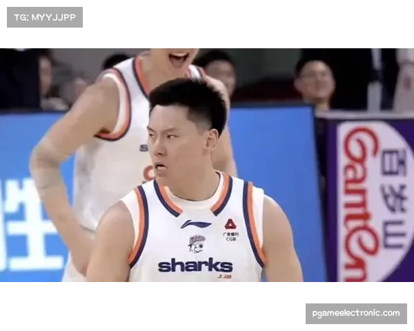 上海李弘权二次进攻，前场篮板转化为直接得分